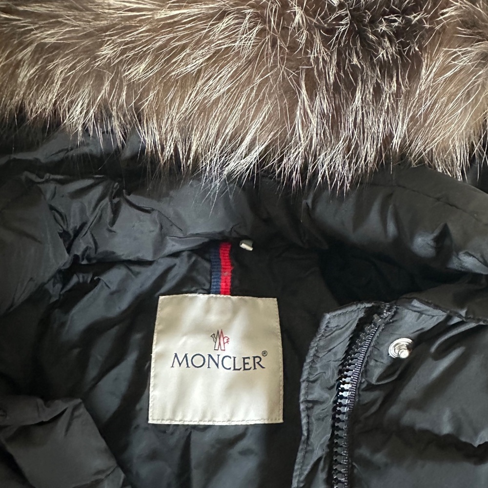 Moncler Kids Girls Puffer Jacket Coat, Black, Real Fur, Size 4 (104 cm) - Picture 8 of 9